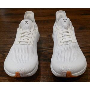 Flux Adapt White Runner Unisex Shoes Size Men 11 Women 12.5